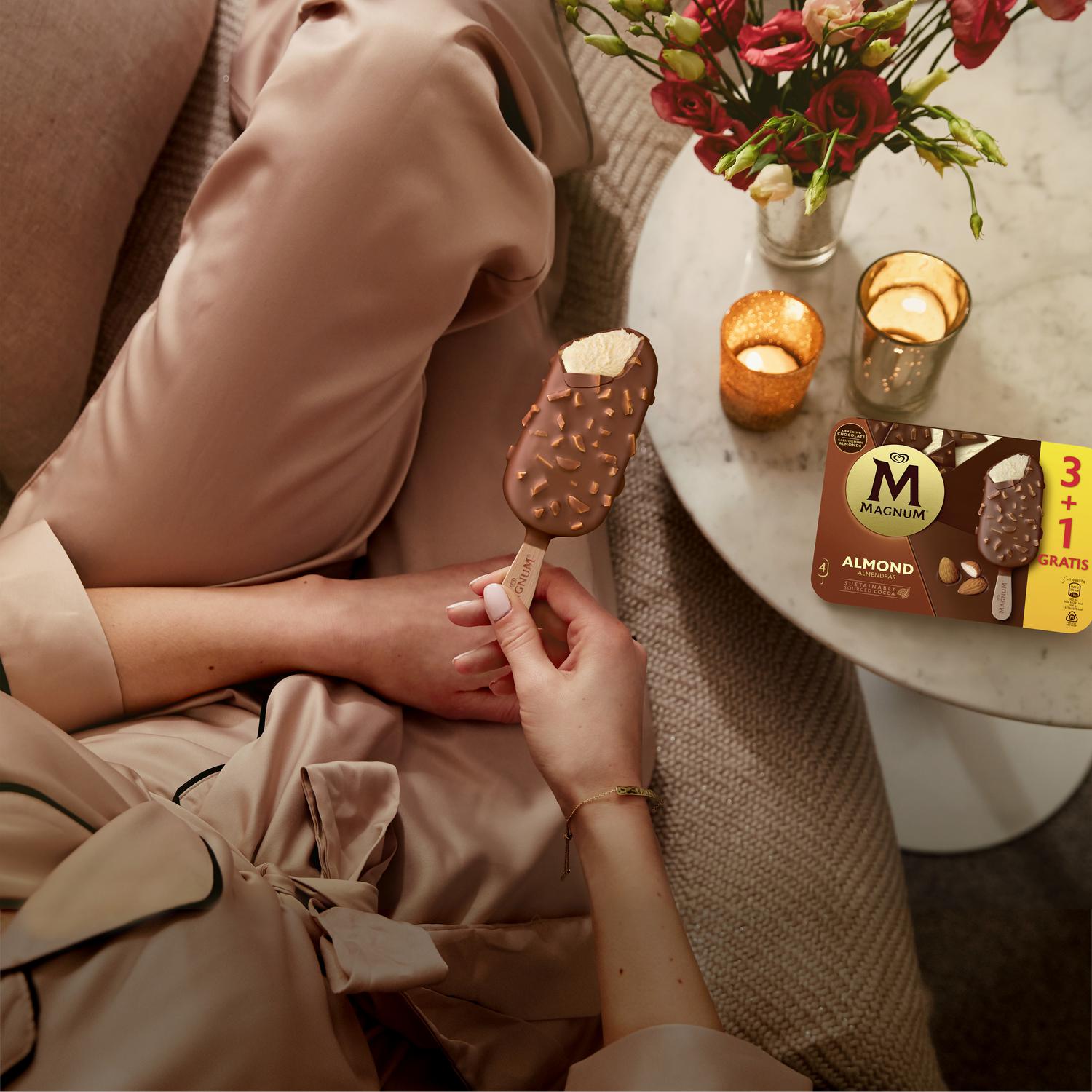 Bombón helado de vainilla con almendras Magnum sin gluten 3 ud.