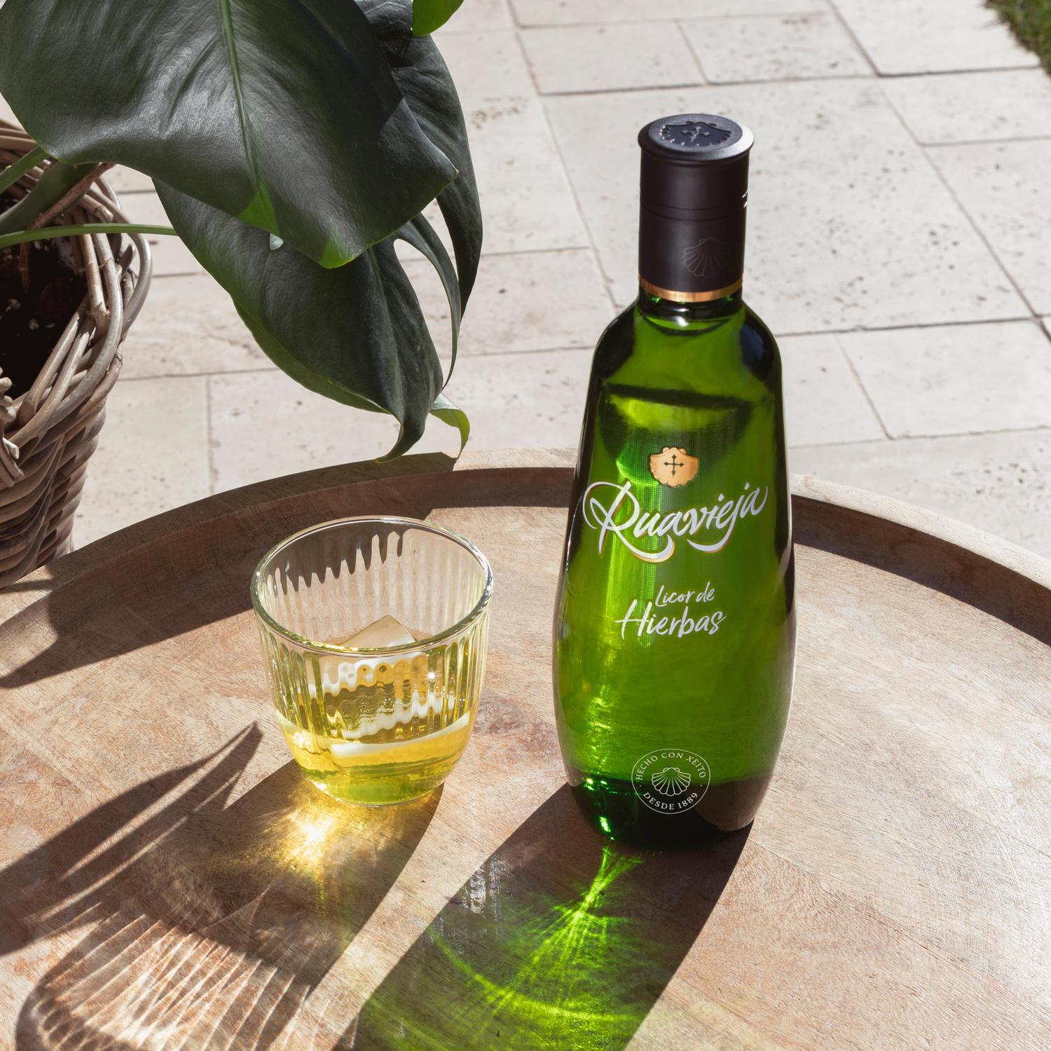 Licor de hierbas Ruavieja 1 l.