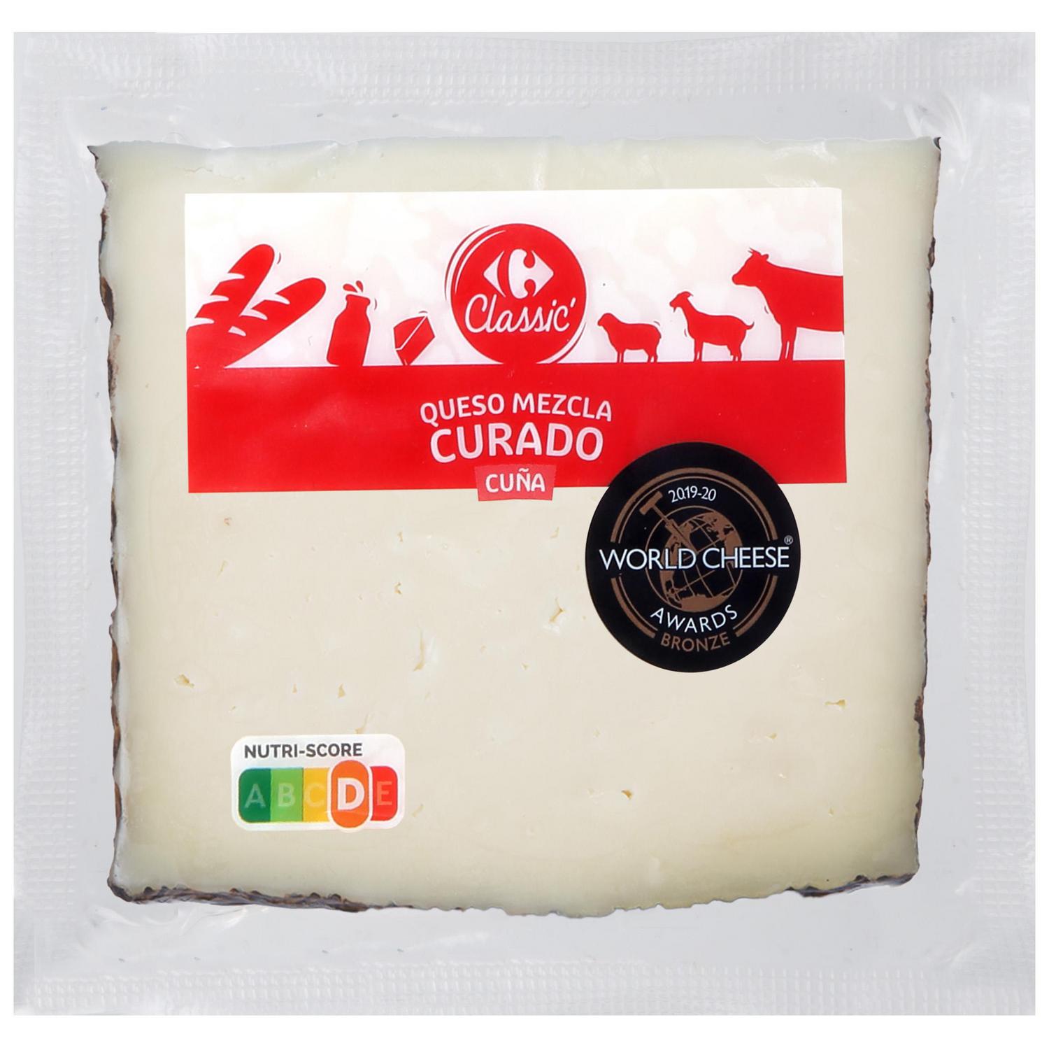 Queso de mezcla curado Carrefour Classic cuña de 340 g.