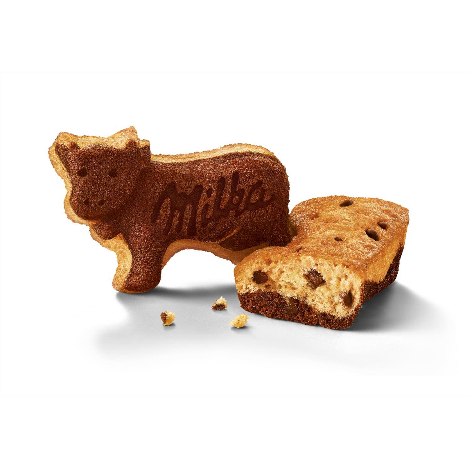 Bizcocho con pepitas de chocolate con leche y con una capa de bizcocho con cacao Tender Moo Milka 140 g