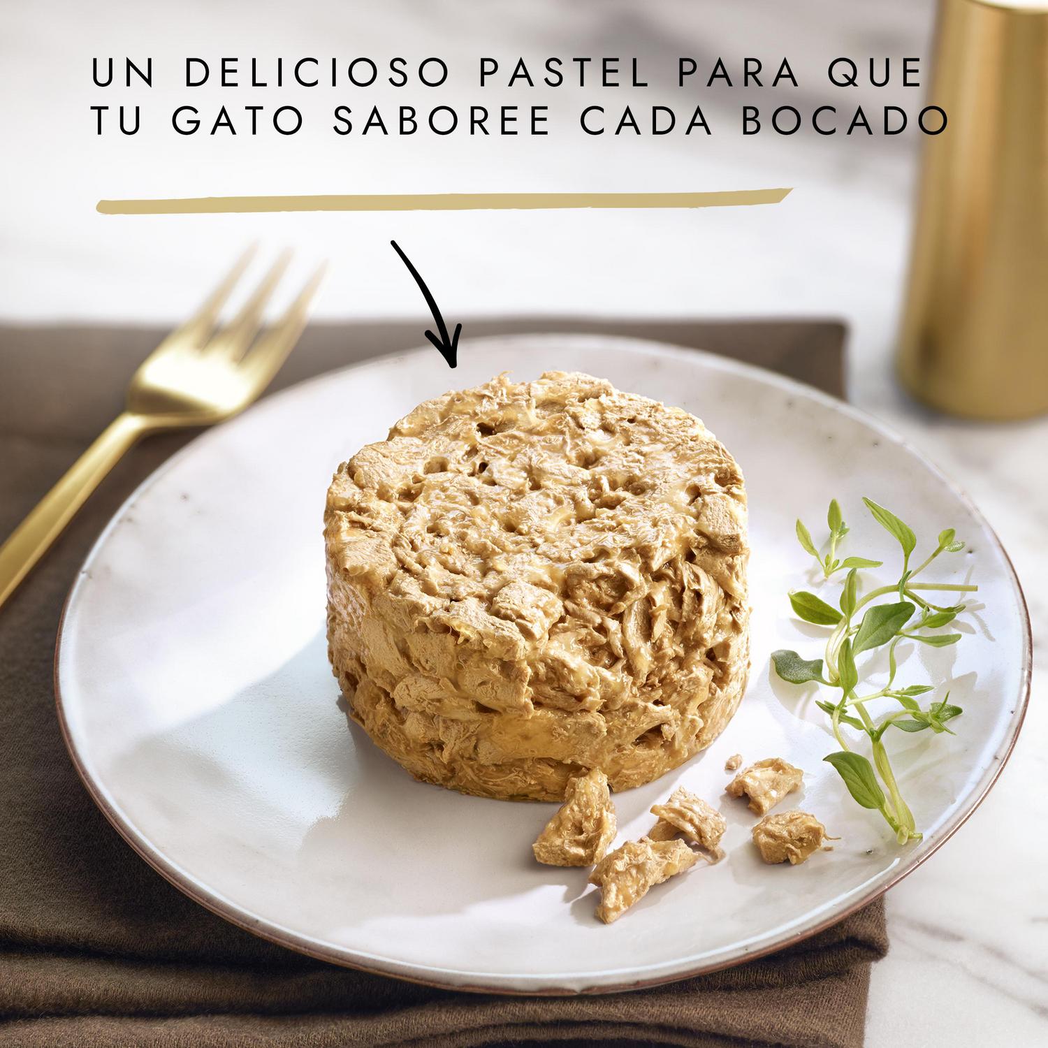 Comida húmeda de buey, pollo, atún y salmón para gato adulto Purina Gourmet Gold Tartelette 24x85 g.