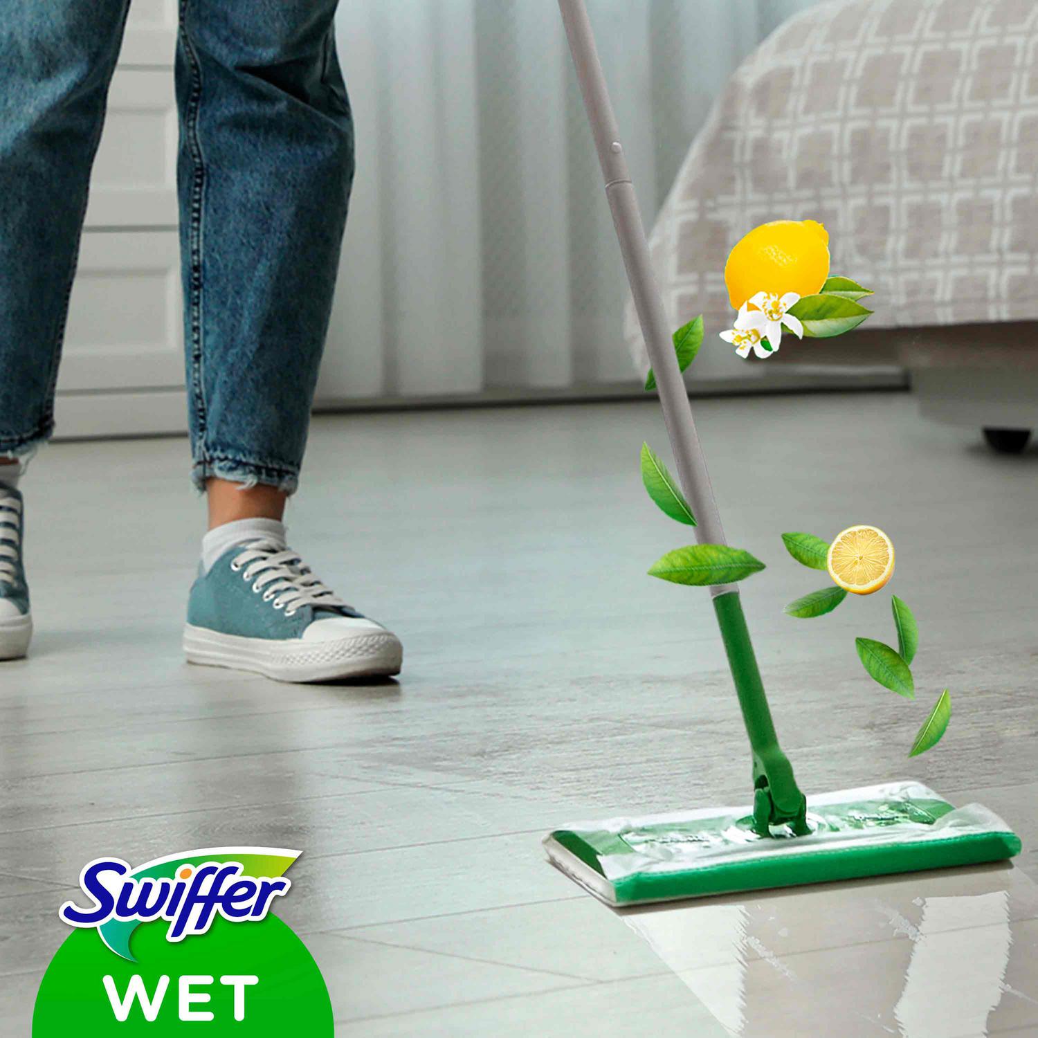 Kit Swiffer: mopa 1 ud, 8 paños secos y 3 paños húmedos.