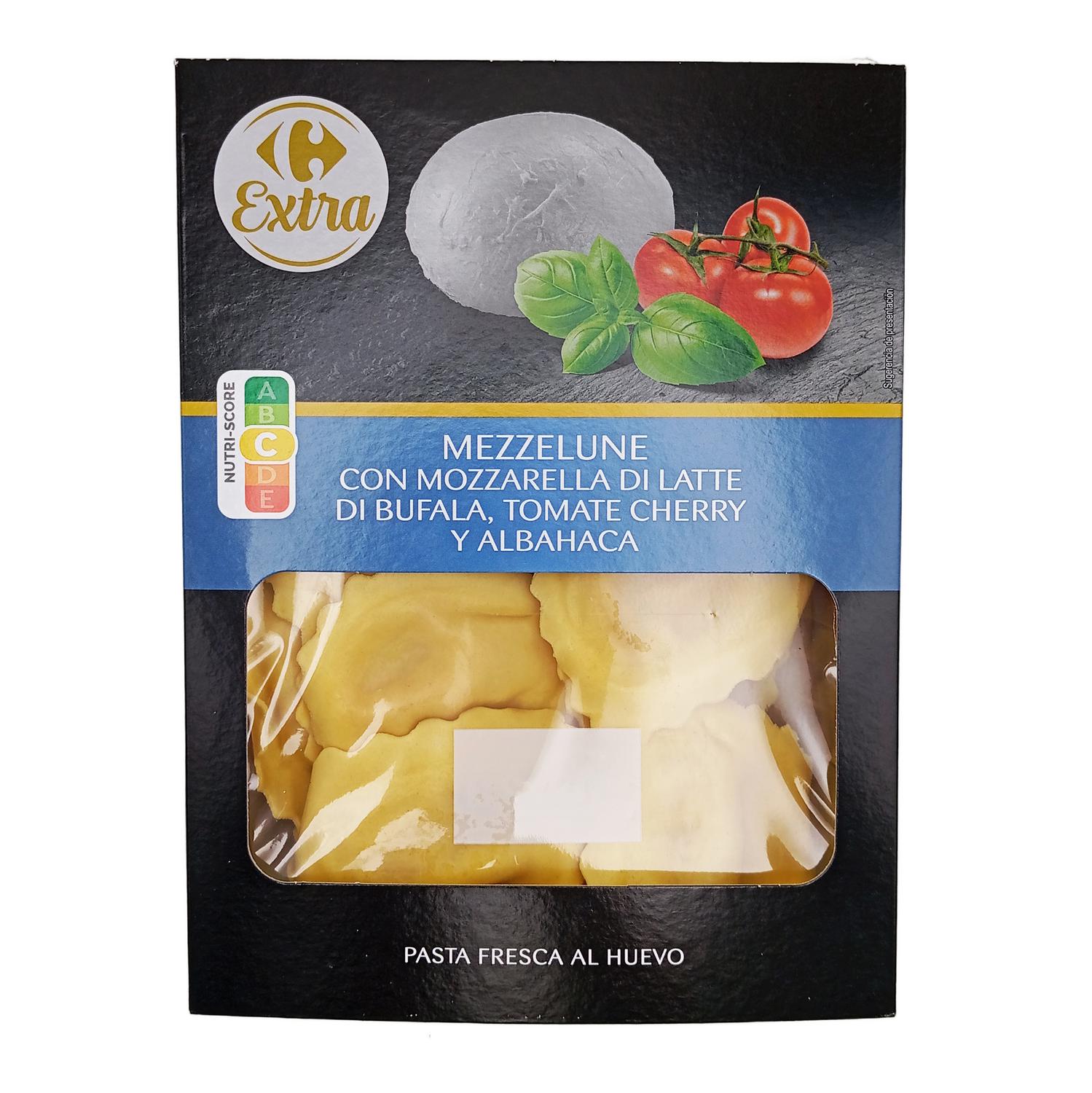 Mezzelune con mozzarella di búfala, tomate cherry y albahaca Carrefour Extra 250 g.