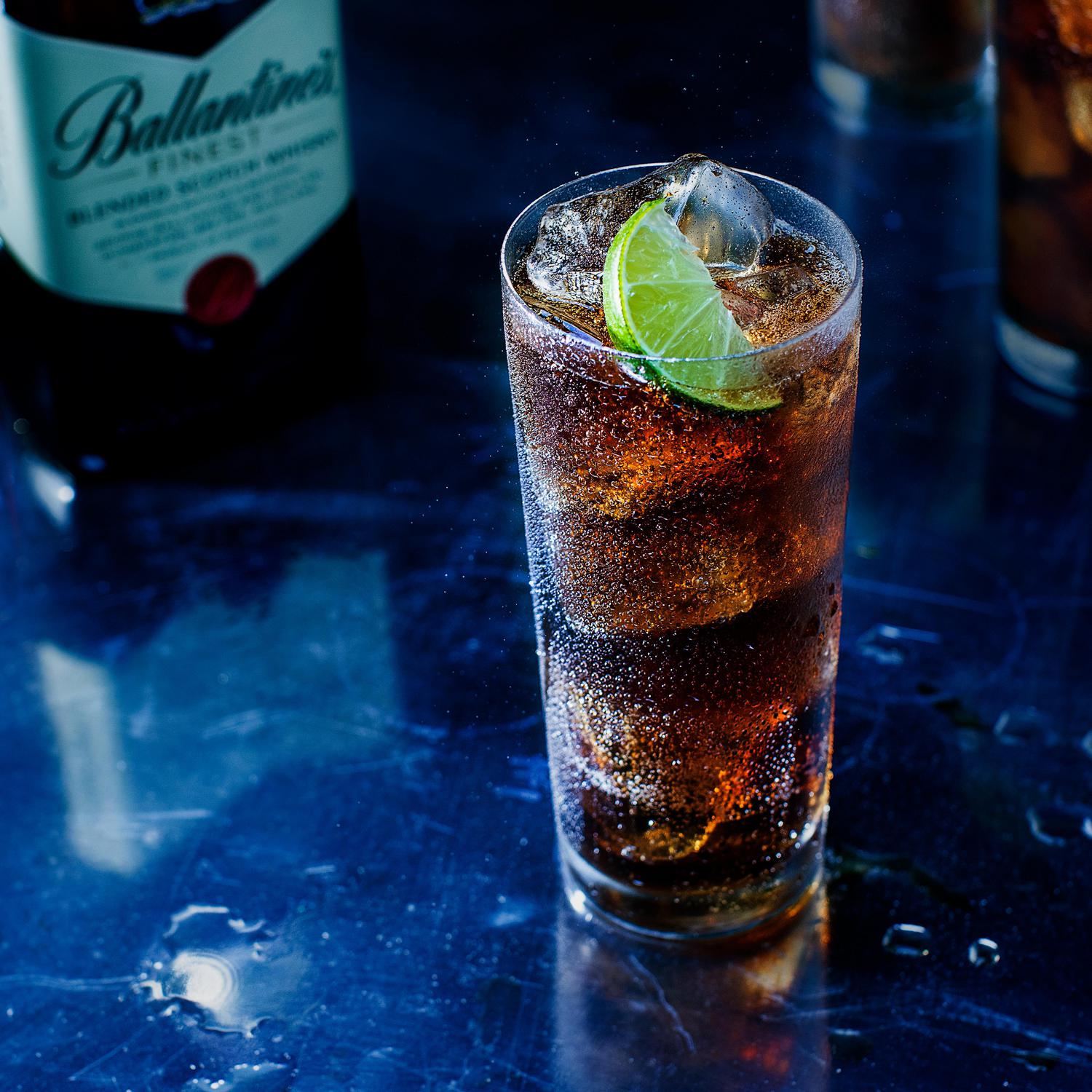 Whisky Ballantine's escocés 1,5 l.