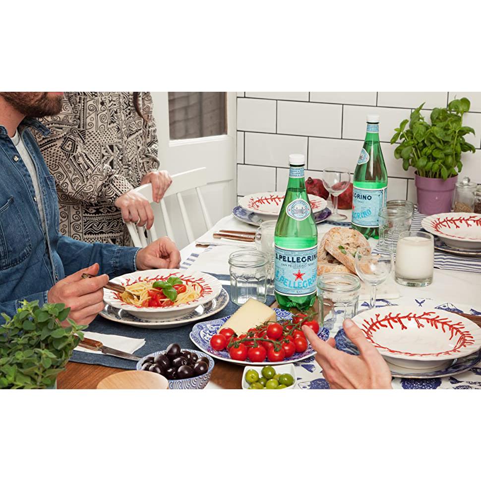 Agua mineral natural con gas San Pellegrino 1 l.