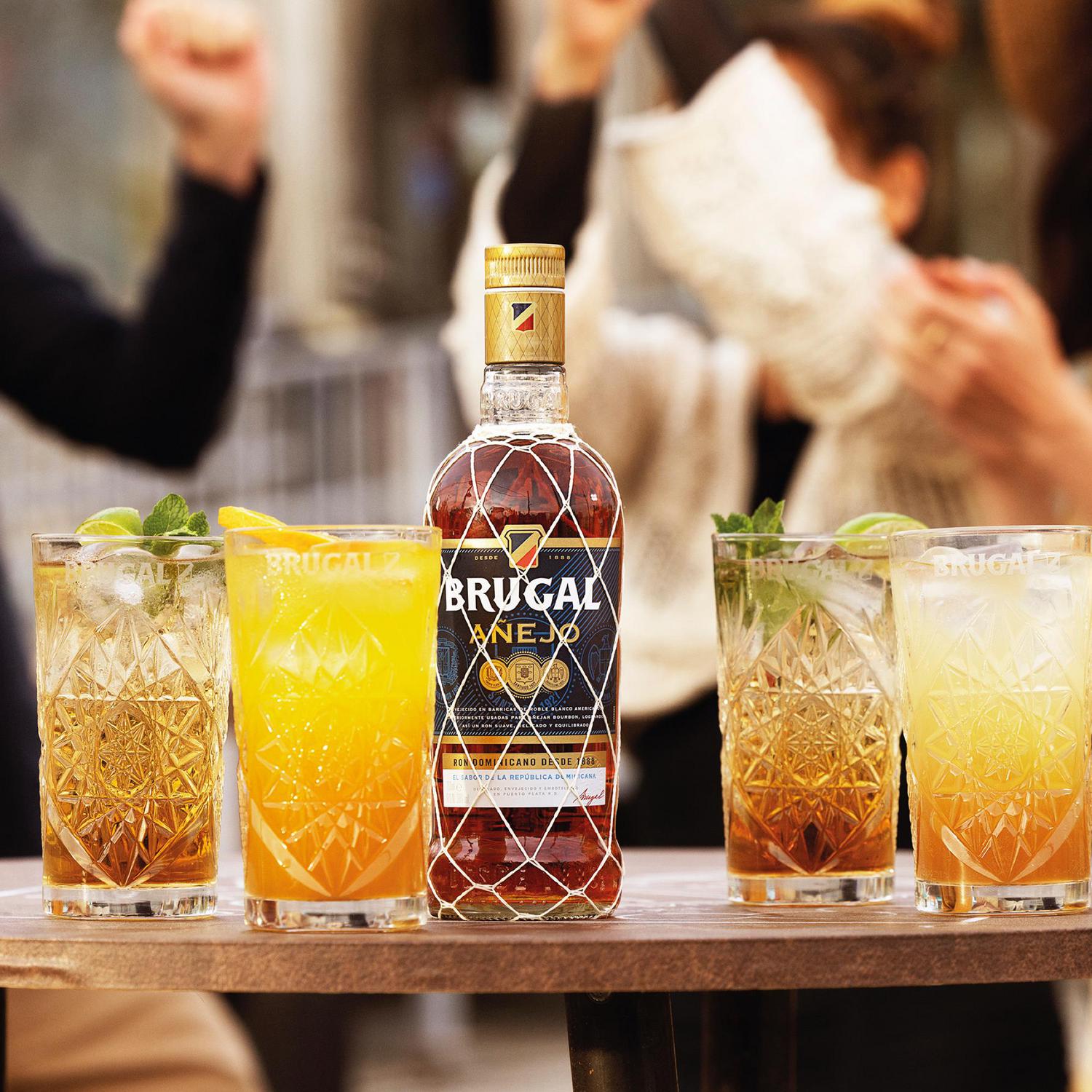 Ron Brugal añejo 1 l.