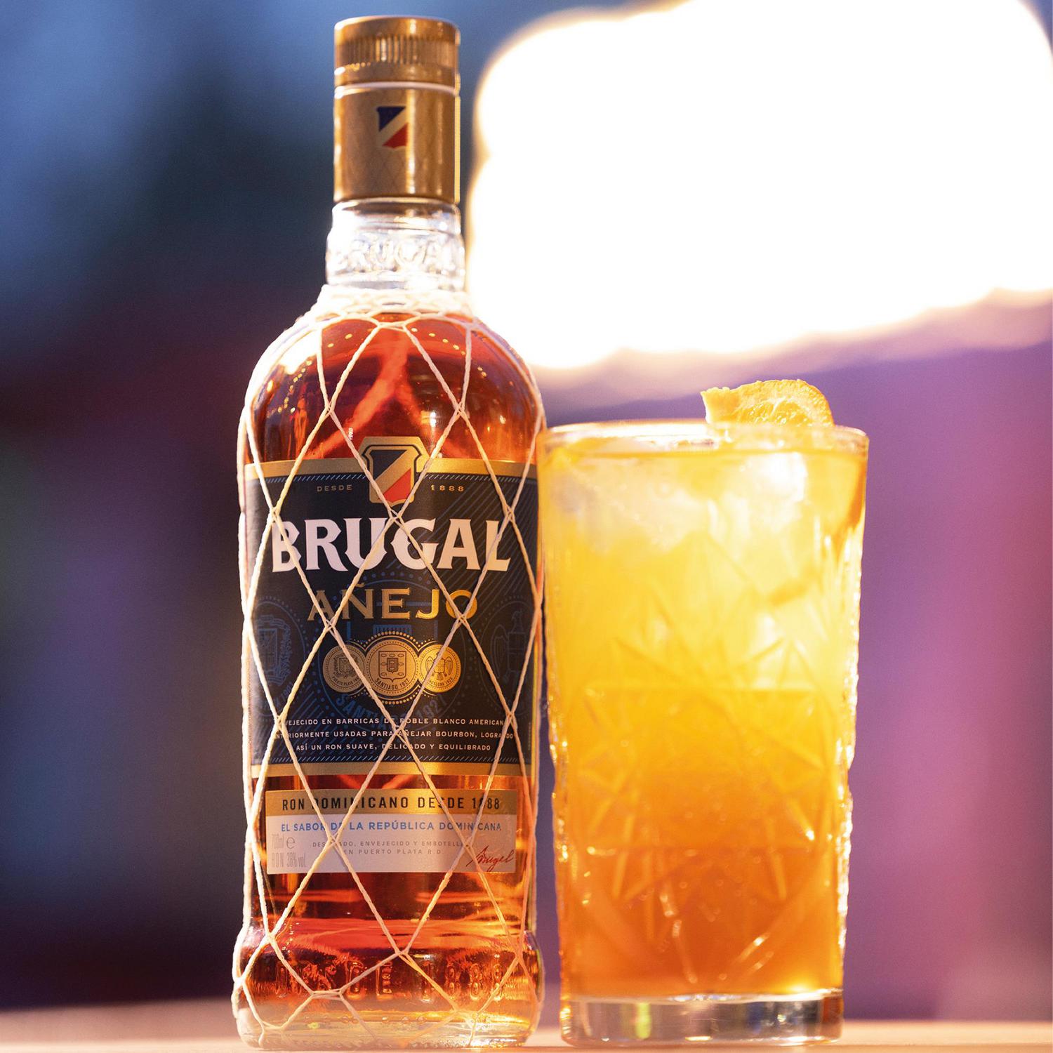 Ron Brugal añejo 1 l.