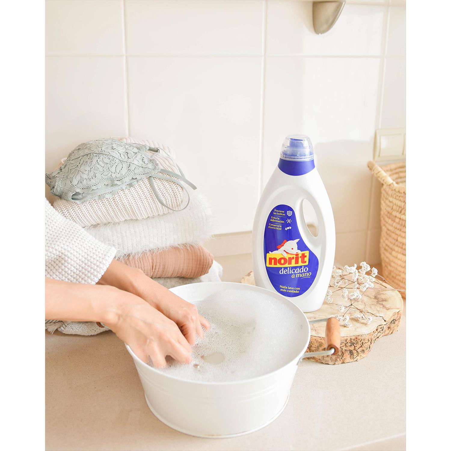 Detergente líquido delicado a mano Norit 45 lavados.