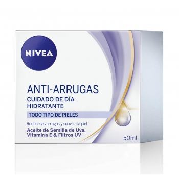 Crema facial de día hidratante antiarrugas con aceite de semilla de uva y vitamina E Nivea 50 ml.