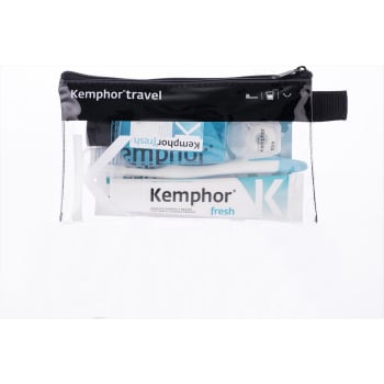 Neceser viaje Kemphor Travel: enjuague bucal fluorado 50 ml, seda dental, cepillo de dientes y dentífrico 25 ml.