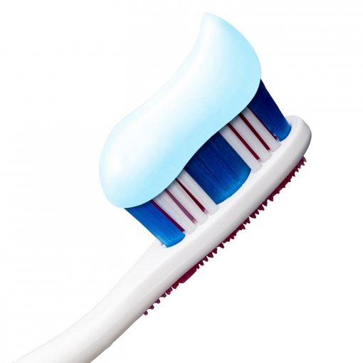 Dentífrico blanqueador para dientes sensibles Sensitive con Sensi-espuma Colgate 75 ml.